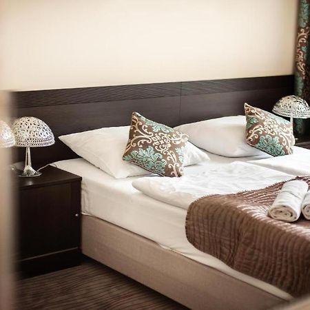 Hotel Willa Adriana Плоцк Экстерьер фото