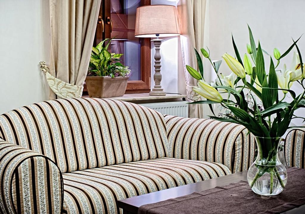 Hotel Willa Adriana Плоцк Экстерьер фото