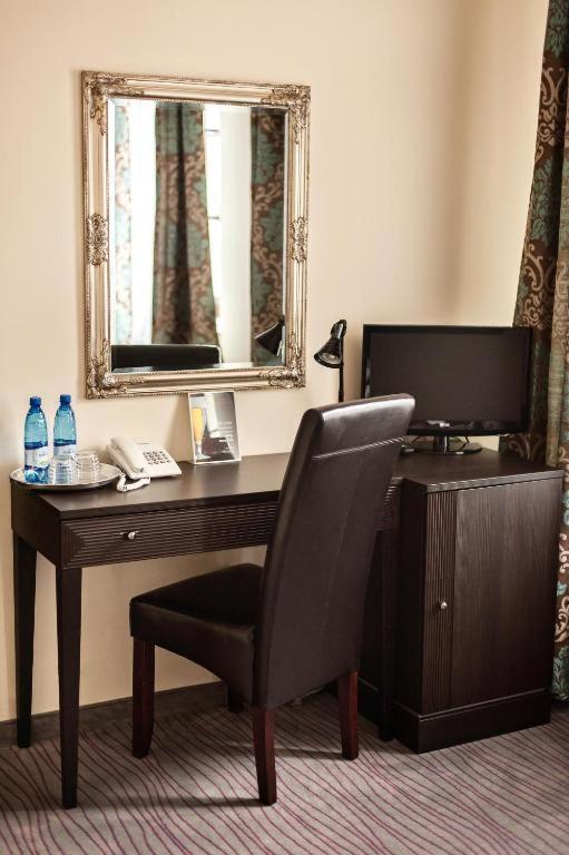 Hotel Willa Adriana Плоцк Экстерьер фото
