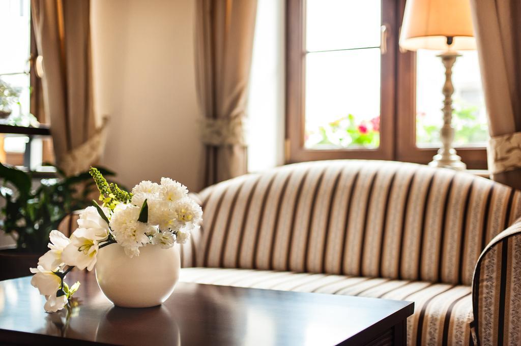 Hotel Willa Adriana Плоцк Экстерьер фото